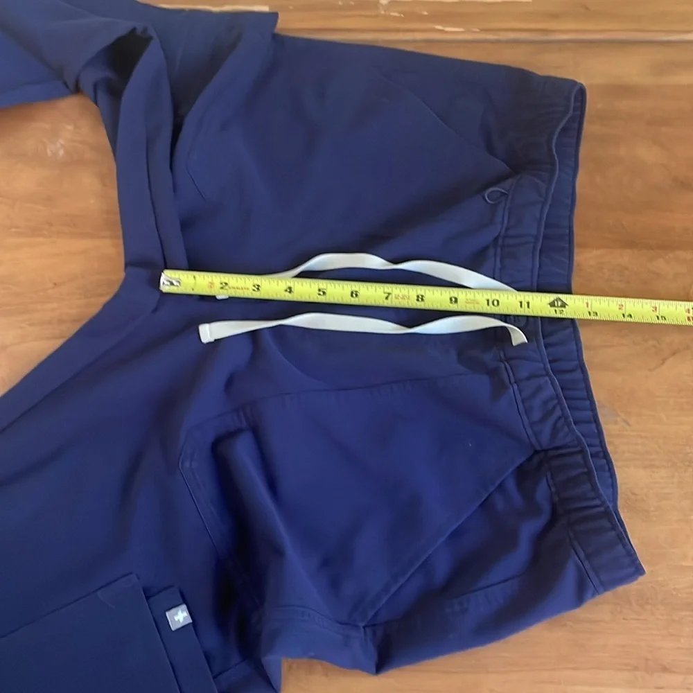 FIGS Technical Collection Pants Size Large